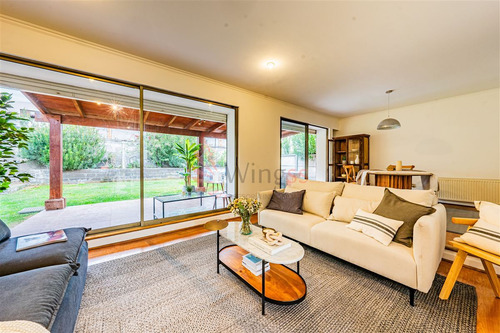 Casa En Venta De 4 Dorm. En Colina