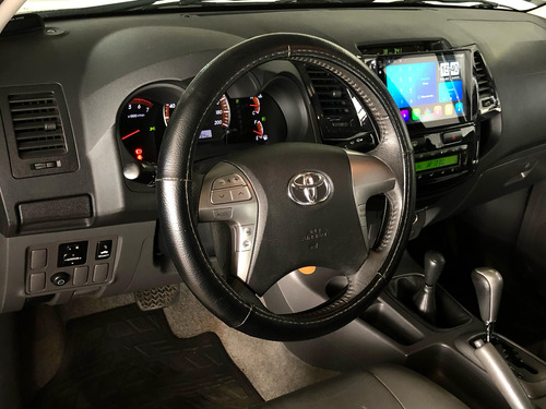 Toyota Hilux 2.7 Srv Cab. Dupla 4x4 Flex Aut. 4p