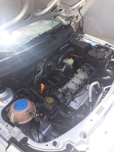Imagen 10 de 11 de Volkswagen Gol Trend 1.6 Pack Ii 2009