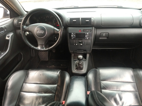 Audi A3 1.8 Ano 2004 Gasolina 4 Portas