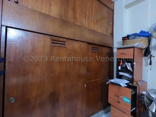 Imagen 24 de 30 de . Hermosa Casa En Venta En Fundalara Este De Barquisimeto, Lara Codigo 23-20591 Mas Informacion: 412 - 1498654 , Katty Vasquez Rentahouse Kv