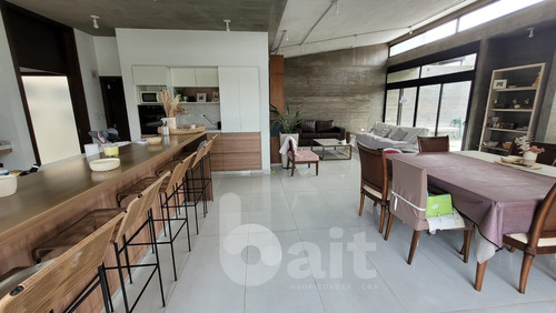 Imagen 4 de 30 de Vendo Casa 4 Dormitorios Valle Escondido Una Planta Santina Norte
