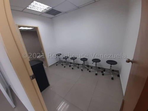 Imagen 6 de 30 de Local Comercial Amoblado: 4 Cubiculos, Area De Kitchenaid, 02 Baños, 107mts2. En Alquiler En Barquisimeto, Centro. Selena Pacheco Tlf. 04245197639. Cód. 22-14937. Lara, Venezuela