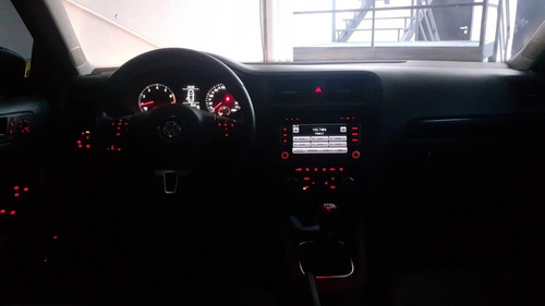 Volkswagen Vento 2.5 Luxury 170cv 2012