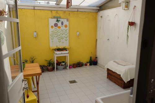 Venta-duplex De 4 Amb. C/patio Y Cochera Cubierta