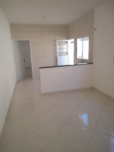 Imagem 4 de 13 de Casa Nova, 02 Dormitorios, 700 Metros Da Pista (2027)