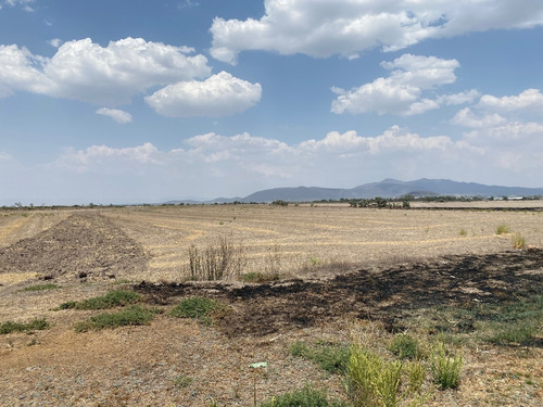 Terreno En Venta, Muy Cerca De Parque Platah, Villa De Tezontepec, Hgo.