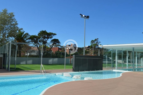 Alexander Boulevard, 2 Dormitorios Alquiler Y Venta- Ref: 3344