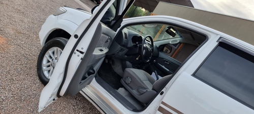 Toyota Hilux Srv 4x4 Mt