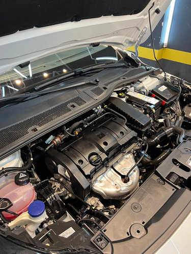 Peugeot 208 1.6 Style Mt