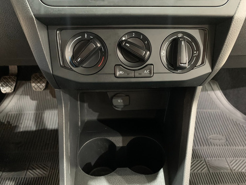 Imagem 8 de 19 de Volkswagen Voyage