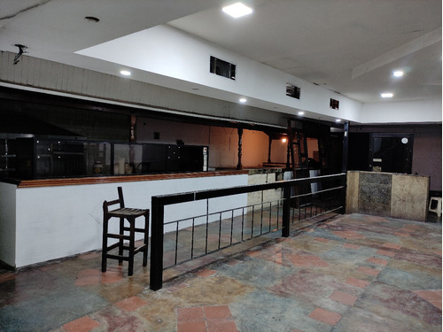 Venta De Local Comercial Centro De Los Teques Edo Miranda Rz