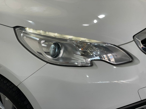 Imagen 18 de 22 de Peugeot 2008 1.6 Allure