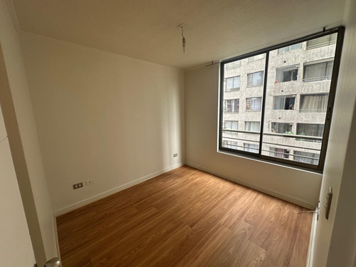 Departamento A , 2 Cuadras Estacion Santa Ana Metro