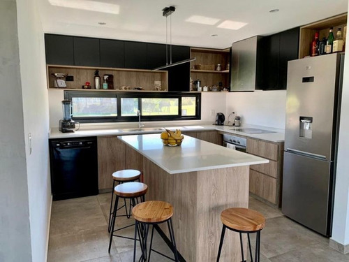 Imagen 2 de 30 de Casa Venta El Canton Norte 200 A Estrenar Piscina Y Parrilla