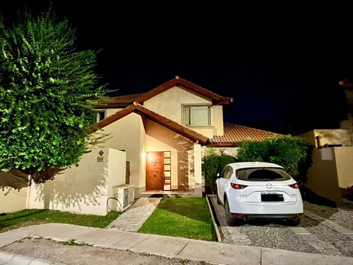 Se Vende Casa Impecable 3d, 3b Y Quincho