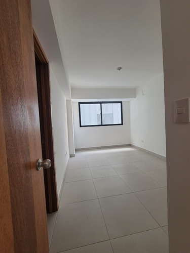 Imagen 8 de 22 de Apartamento De 3 Habitaciones En Alquiler
