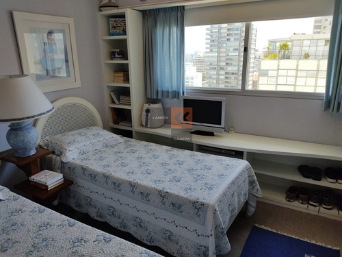 Venta Apartamento 3 Dormitorio Y Dependencia, Peninsula, Punta Del Este- Ref: 8445