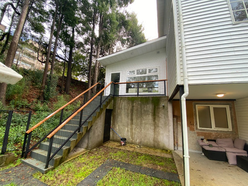 Casa De 3 Pisos De 350 M2, 6d 4b, Altos Del Cruces, Valdivia
