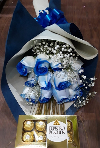 Imagen 1 de 3 de Ramo De 12 Rosas Azules Y Bombones Ferrero Envio Gratis  