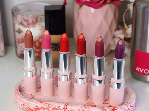 Labial Hydramatic Radiante Coral Con Acido Hialurónico Avon