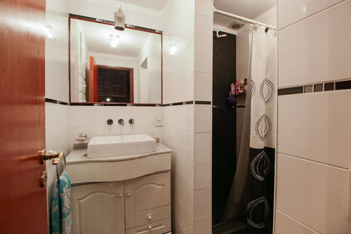 Exclusiva Casa 7 Amb. C/pileta Y Quincho V. Parque