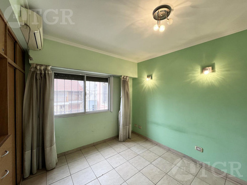 Casa Multifamiliar En Valentín Alsina