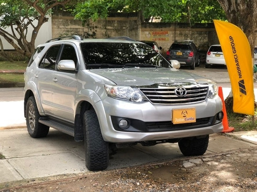Imagen 2 de 13 de Toyota Fortuner 2.4