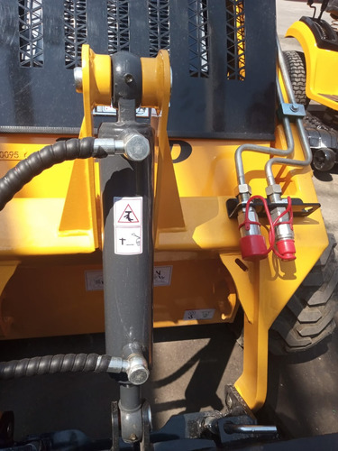 Minicargador Marca Furd Modelo Dt-380 Año 2024 En Querétaro.