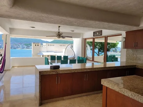 Casa En Venta En Acapulco Con Vista A La Bahía