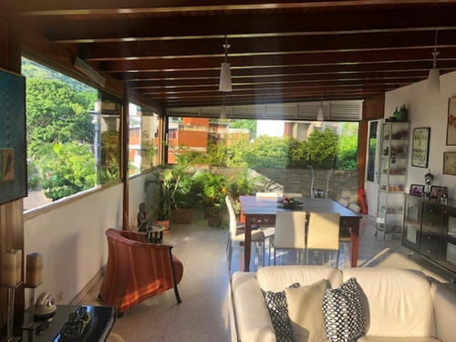 Imagen 6 de 24 de En Venta Espectacular Ph, En La Urb. El Marqués, A Pocos Metros Del Ávila, Con Excelente Vista Desde Todas Las Áreas, Iluminado, Fresco, Clima De Montaña, Espacioso Y Remodelado.