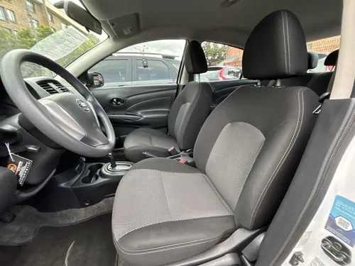Nissan Versa Drive 2020