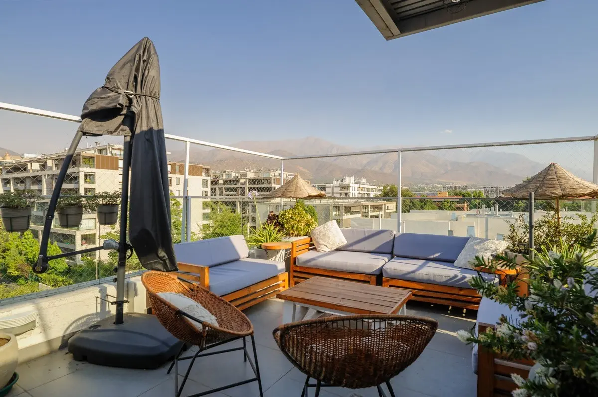 Imagen 2 de 29 de Duplex En Venta De 4 Dorm. En Lo Barnechea/ A Pasos Comercio
