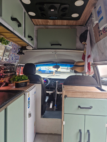 Kombi Home Com Teto Alto Imperdível