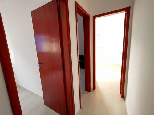 Imagem 9 de 9 de Casa Em Condomínio Sobreposta Com Sacada Pronto Para Morar, Nova Com 03 Dormitórios, Swndo 01 Suíte, 01 Vaga Garagem, Entrada Social Individual. Financiamento Pela Caixa No Programa Casa Verde E Amar