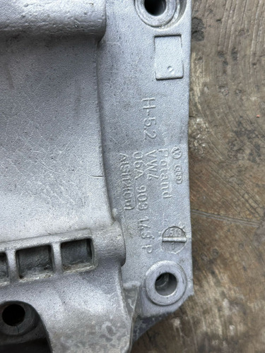 Base Soporte Alternador Compresor Jetta Clásico-a4 Original (Usado)