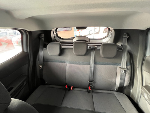 Imagen 13 de 22 de Nuevo Citroen C3 Eat6 First Edition Automatico 2022