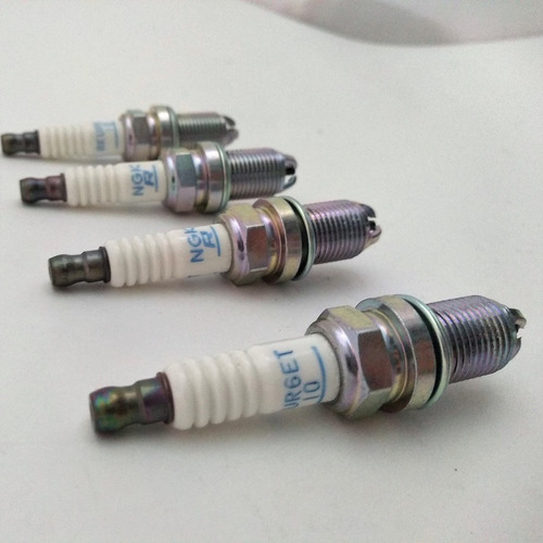 Imagen 3 de 8 de Bujia Ngk Bkur6et10 Vw Bora Golf Iv Passat 2.0 8v (x4pzs)