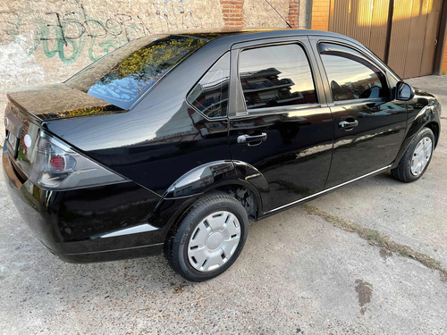 Ford Fiesta 1.6 Max One Ambiente