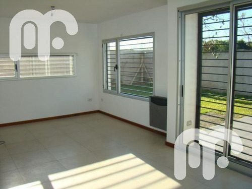 Imagen 2 de 28 de Duplex Tipo Casa De 3 Dormitorios
