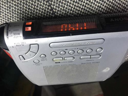 Radio Reloj Sony Funcionando Sin Envios Mod Icf C253