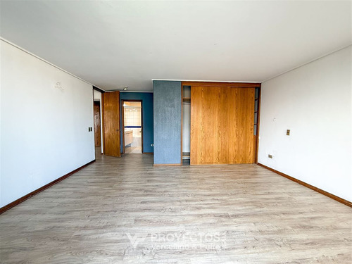 Espacioso Y Luminoso Dpto En Arriendo De 3 Dorm. En Vitacura