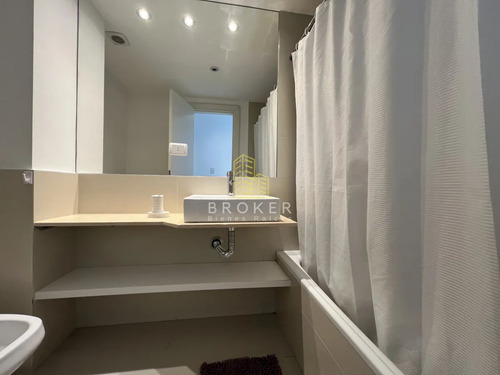 Venta Apartamento Primera Linea Mansa Frente Al Mar Con Parrillero Propio. Punta Del Este Uruguay