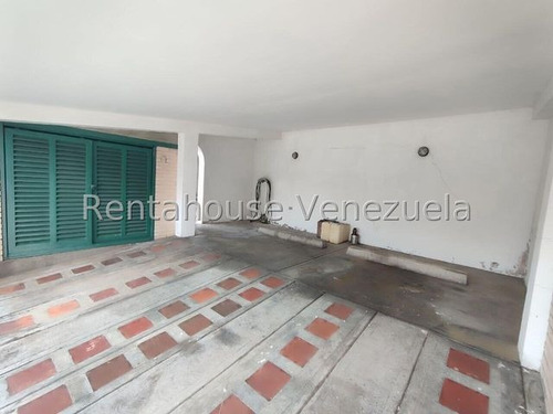 Casa En Esquina Que Combina Comodidad Y Ubicación Privilegiada Trigal Centro 25-6231