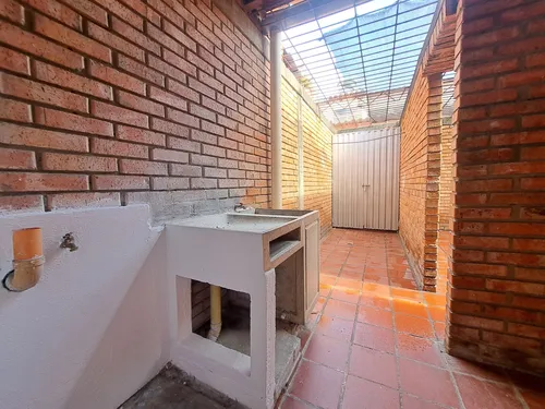 Casa En Arriendo En Niza. Cod A2482