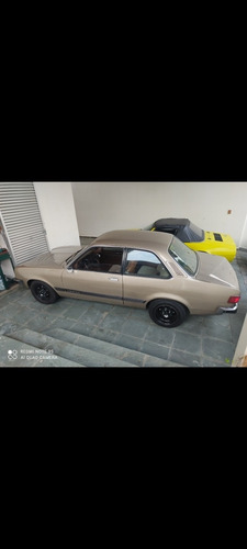 Troco Chevrolet Chevette Sl Monocromatico Com Injeção E Ar.