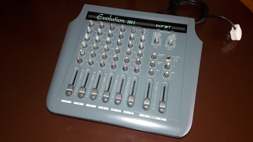 Mixer Potenciada Fbt Evolution 200e 8 Canales (Usado)