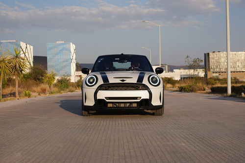 Mini Cooper Convertible 1.5 Iconic At