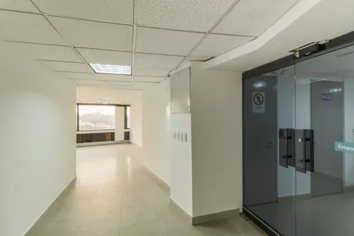 Oficina En Arriendo En Centro Internacional. Cod A1094006