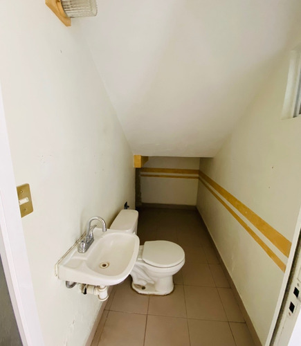 Imagen 8 de 11 de Rento Casa Exclusiva Mente Para Oficinas En Irapuato